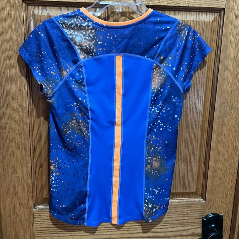 Nike running dry fit  Blue and Orange Splatter Shirt. Size m